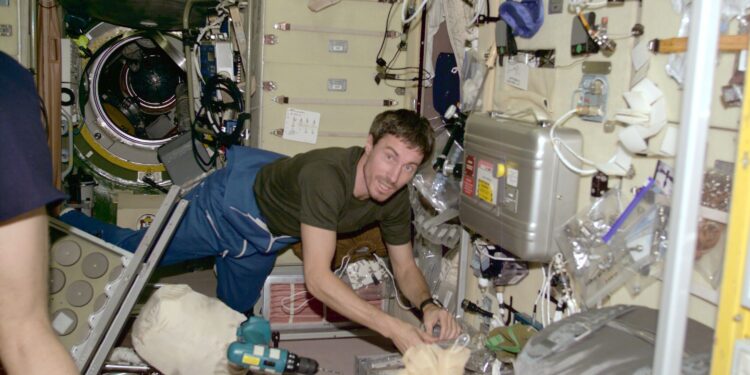 O ‘último cidadão soviético’: cosmonauta ‘abandonado’ no espaço